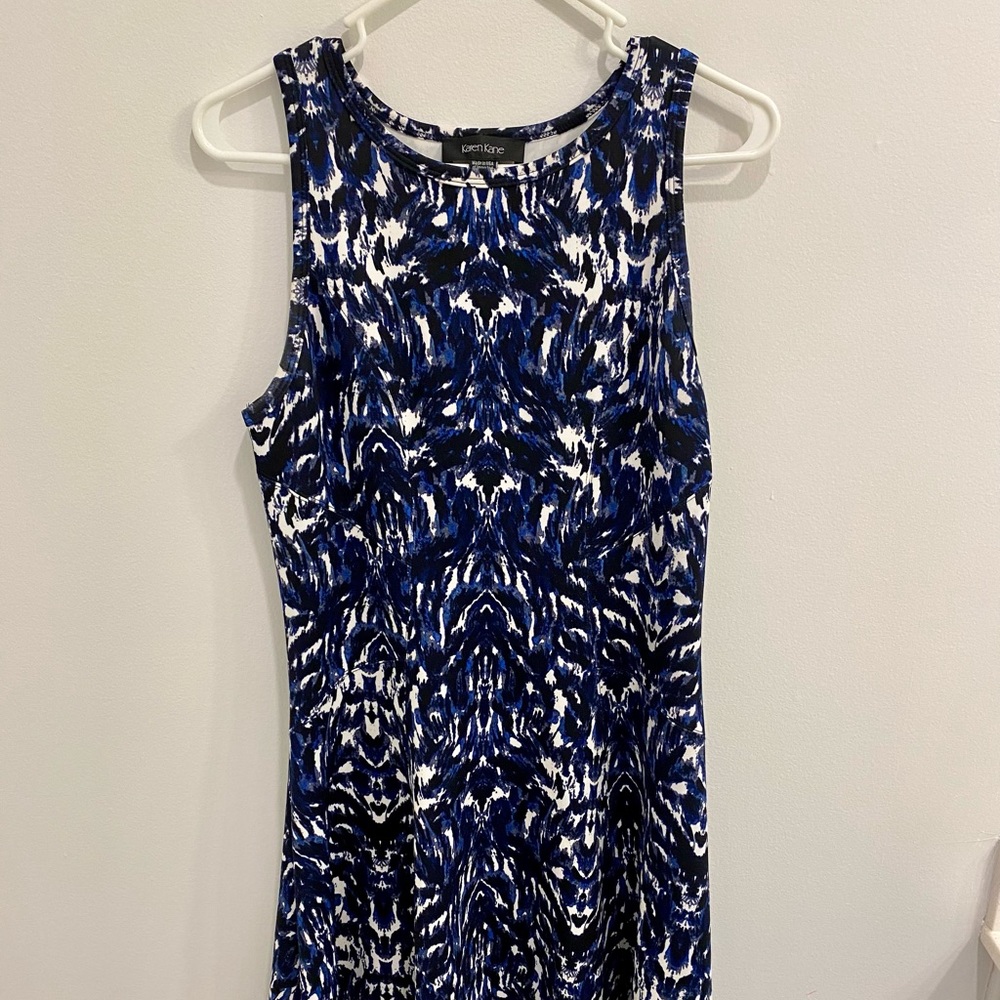 Knee-length patterned dress- wear to work!